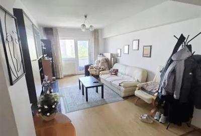 Apartament cu 3 camere decomandat în Centrul Civic