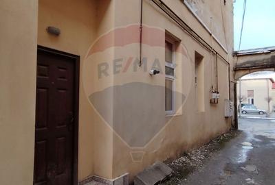 Apartament cu 4 camere, mobilat în Central - 10
