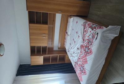 Apartament cu 3 camere decomandat în 9 Mai