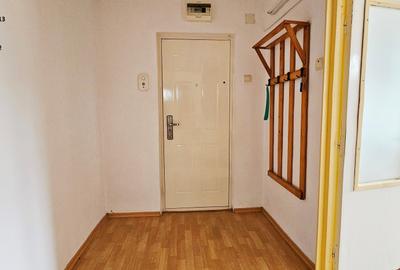 Apartament cu 3 camere semidecomandat în Central - 2