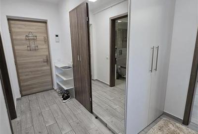 Apartament cu 2 camere decomandat, mobilat în Tractorul - 6