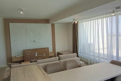 Apartament cu 3 camere decomandat în Trocadero