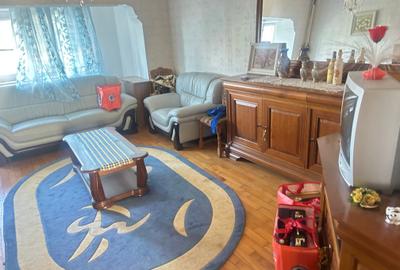 Apartament cu 3 camere decomandat în Faleza Nord
