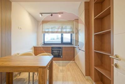 Apartament cu 3 camere decomandat, mobilat în Tractorul - 25