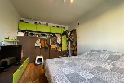 Apartament cu 3 camere semidecomandat în Calea Aradului