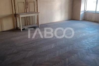 Apartament cu 2 camere semidecomandat în Mărăști