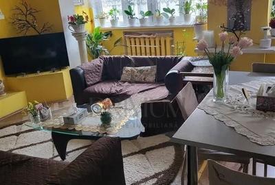 Apartament cu 4 camere decomandat în Telegrafului