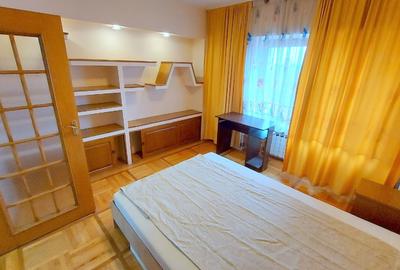 Apartament cu 3 camere decomandat în Bd. Independenței - 6