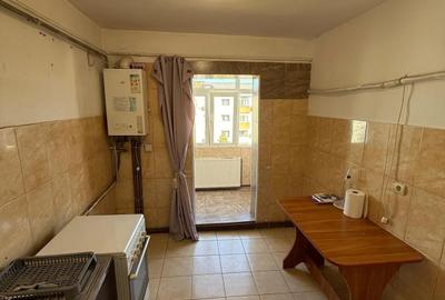 Apartament cu 3 camere decomandat în Alexandru cel Bun