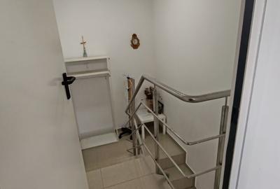 Casă cu 6 camere decomandat cu Teren 50 Mp în Titan
