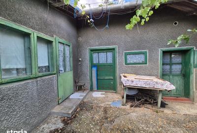 Casă cu 5 camere cu Teren 5867 Mp în Vârlezi