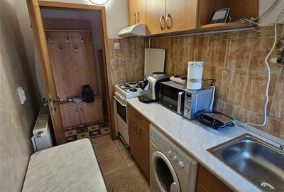 Apartament cu 3 camere semidecomandat, mobilat în Hipodrom 1 - 8