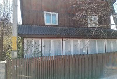 Casă cu 3 camere în Sucevița