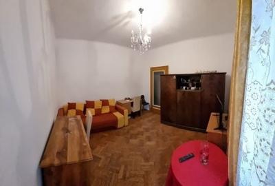 Garsonieră decomandată în Cișmigiu