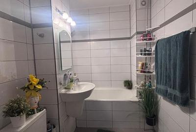 Apartament cu 3 camere decomandat în Dâmbu Pietros - 5