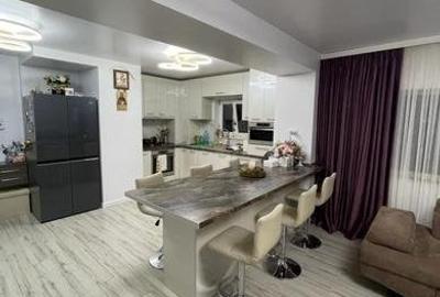Apartament cu 3 camere decomandat, mobilat în Faleza Nord