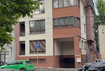 Apartament cu 3 camere decomandat, mobilat în Bucureștii Noi