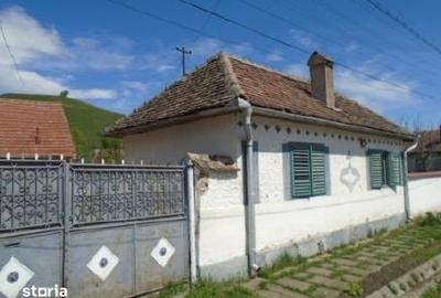 Casă cu 2 camere cu Teren 925 Mp în Central