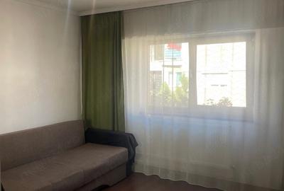 Garsonieră decomandată în Rogerius