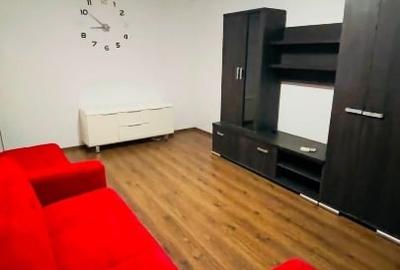 Apartament cu 3 camere decomandat, mobilat în Soarelui