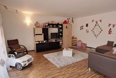 Casă cu 6 camere cu Teren 1400 Mp în Central