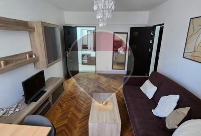 Apartament cu 3 camere decomandat în Piața Unirii