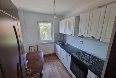 Apartament cu 3 camere semidecomandat în Tătărași - 1