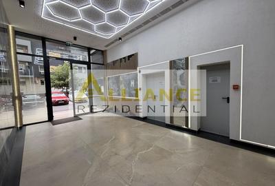 Apartament cu 3 camere decomandat în Sud