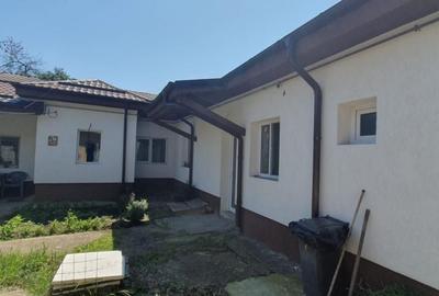 Casă individuală cu 4 camere cu Canalizare în Mihai Bravu