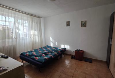 Apartament cu 2 camere decomandat în Titulescu