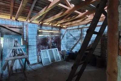 Casă cu 8 camere cu Teren 884 Mp în Central - 15