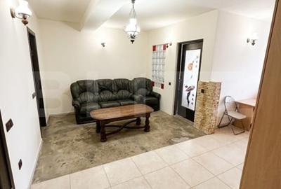 Apartament cu 2 camere semidecomandat, mobilat în Florești