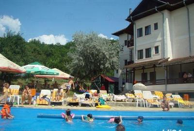 Spațiu comercial, de 1,000 mp, în Sărata - 2