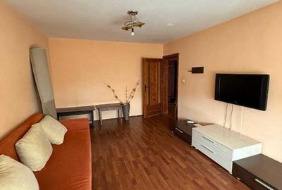 Apartament cu 3 camere decomandat în Soarelui
