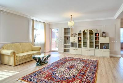 Apartament cu 3 camere semidecomandat, mobilat în Andrei Mureșanu