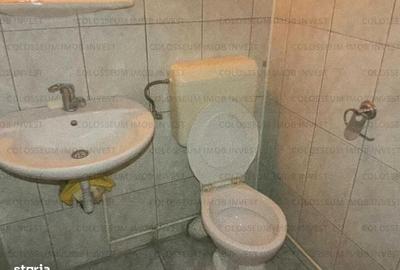 Apartament cu 3 camere decomandat în Calea București