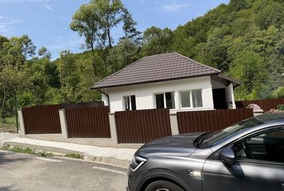 Casă cu 3 camere în Central