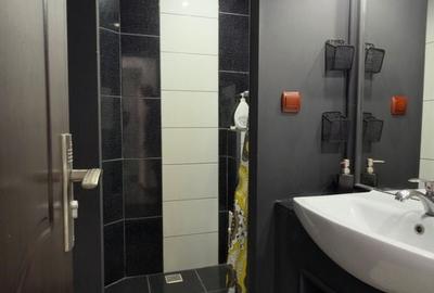 Apartament cu 3 camere decomandat în Berceni