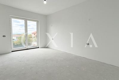 Casă cu 5 camere cu Teren 350 Mp în Săcălaz