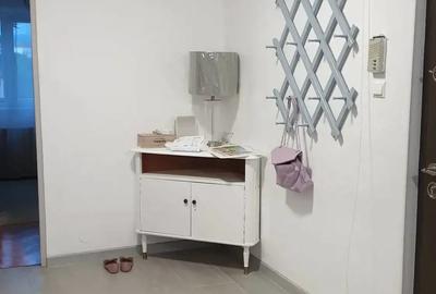 Apartament cu 3 camere decomandat în Central - 1