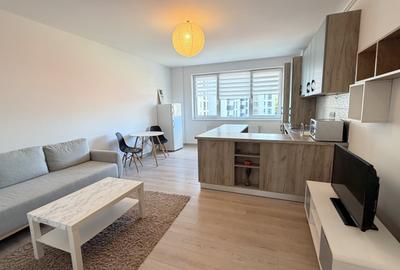Apartament cu 2 camere semidecomandat, mobilat în Central