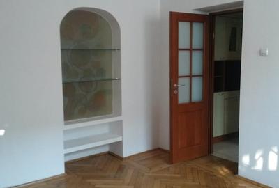 Apartament cu 2 camere semidecomandat, mobilat în Primăverii - 1