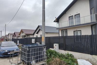 Casă cu 5 camere cu Teren 492 Mp în Cumpăna