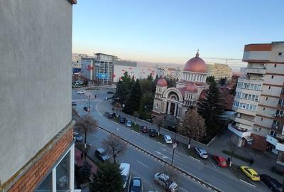 Apartament cu 2 camere decomandat în Decebal