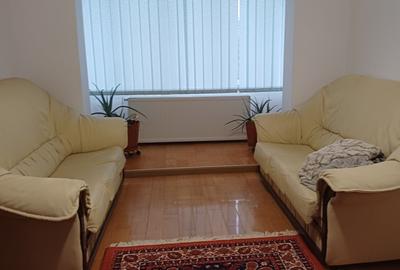 Apartament cu 3 camere decomandat în Exterior Vest