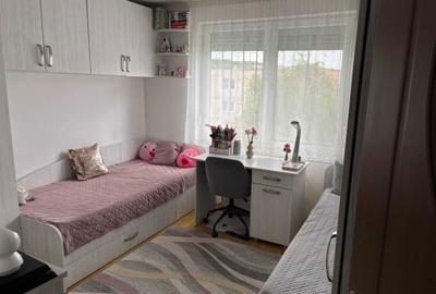 Apartament cu 3 camere decomandat în Tudor - 2