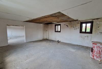 Casă cu 4 camere cu Canalizare în Central - 13