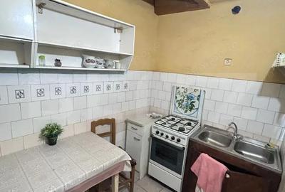 Casă cu 2 camere cu Teren 386 Mp în Central