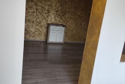 Apartament decomandat în Roseți