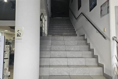 Spațiu comercial, de 664 mp, în Casa de Cultură - 8